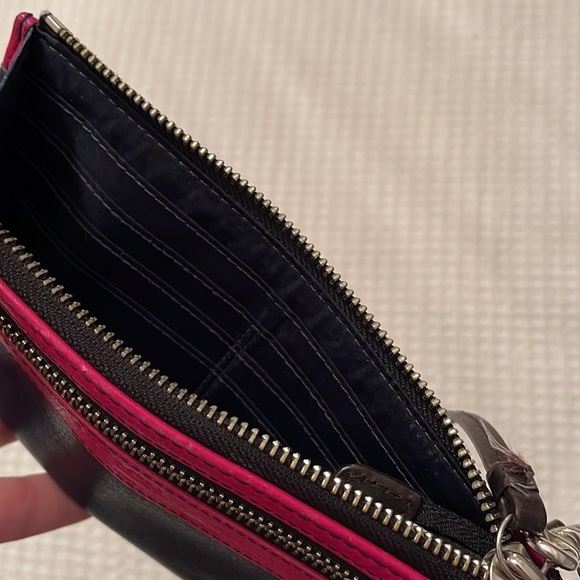 Pink and navy blue coach wristlet - Picture 4 of 4